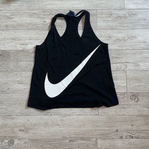 Medium, Nike tank